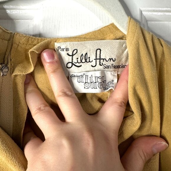 Vintage Lilli Ann Sleeveless Shift Dress Tan V-Neck Ultra Suede Neutral Chic - Picture 7 of 9